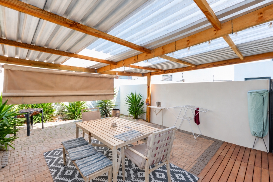 To Let 2 Bedroom Property for Rent in Waves Edge Western Cape